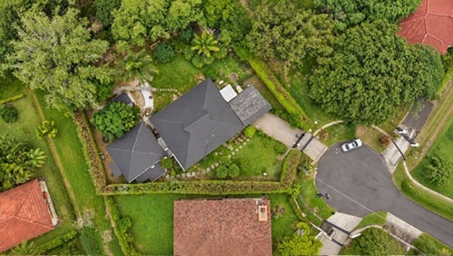 Single-Level Home in Los Reyes