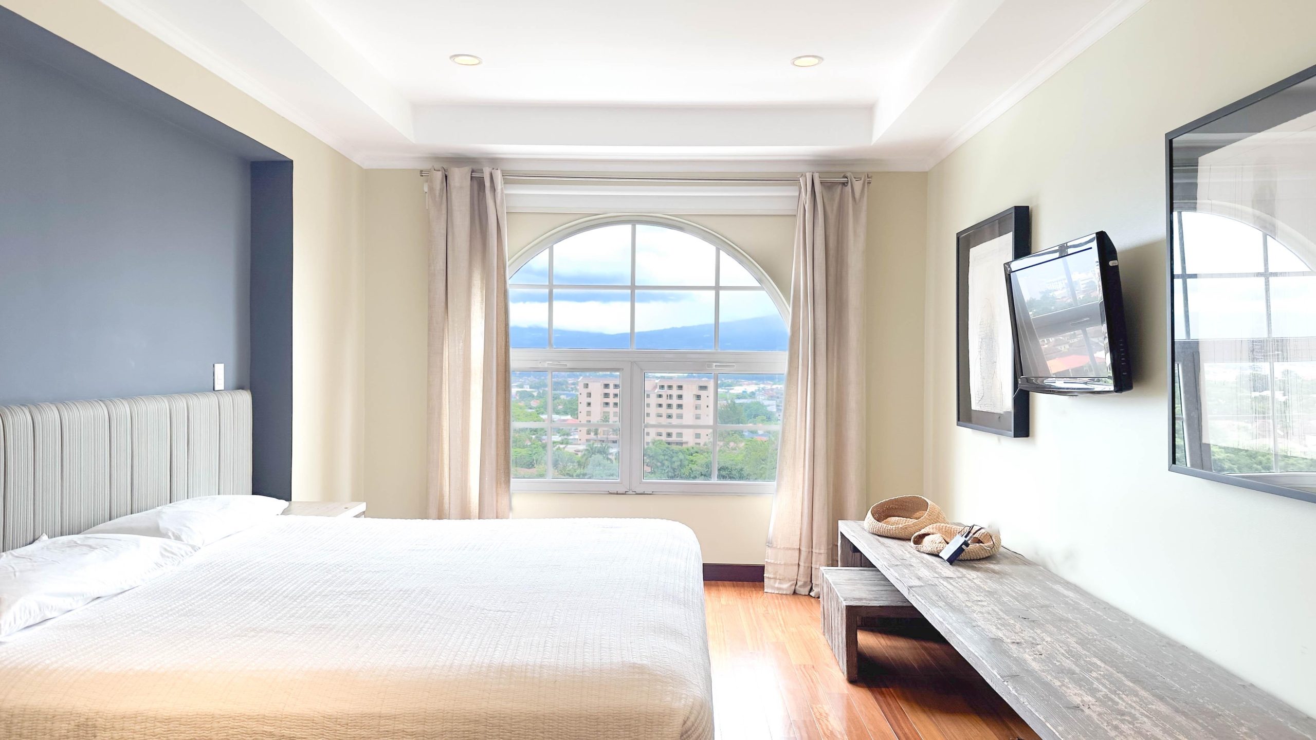 Apartamento de Lujo Exclusivo en Cortijo de Laureles, Escazú
