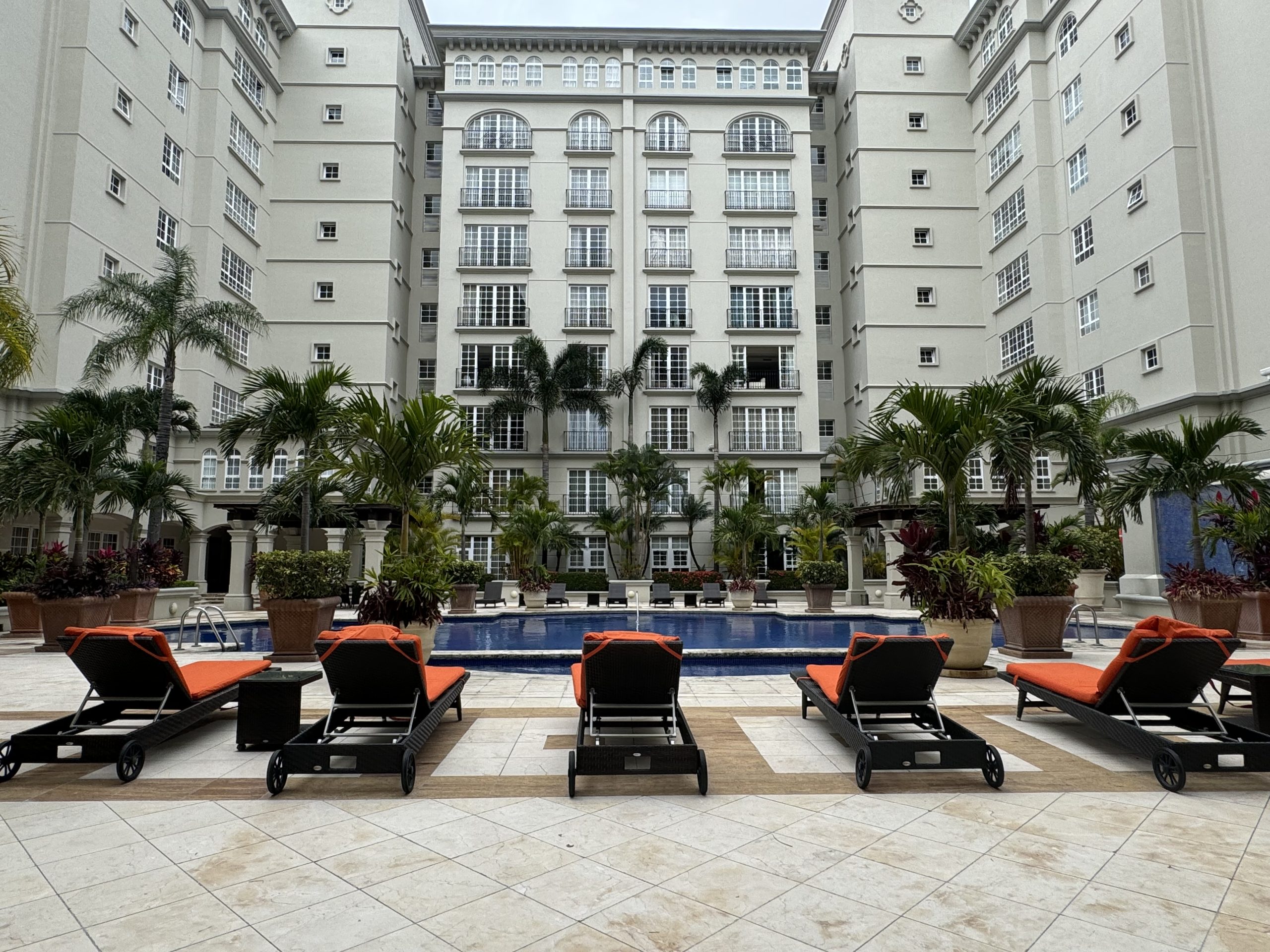 Apartamento de Lujo Exclusivo en Cortijo de Laureles, Escazú