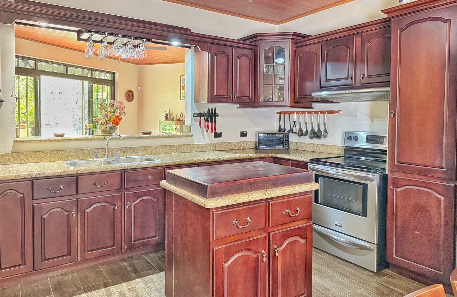 Residencia de un solo nivel en La Garita, Alajuela, Costa Rica