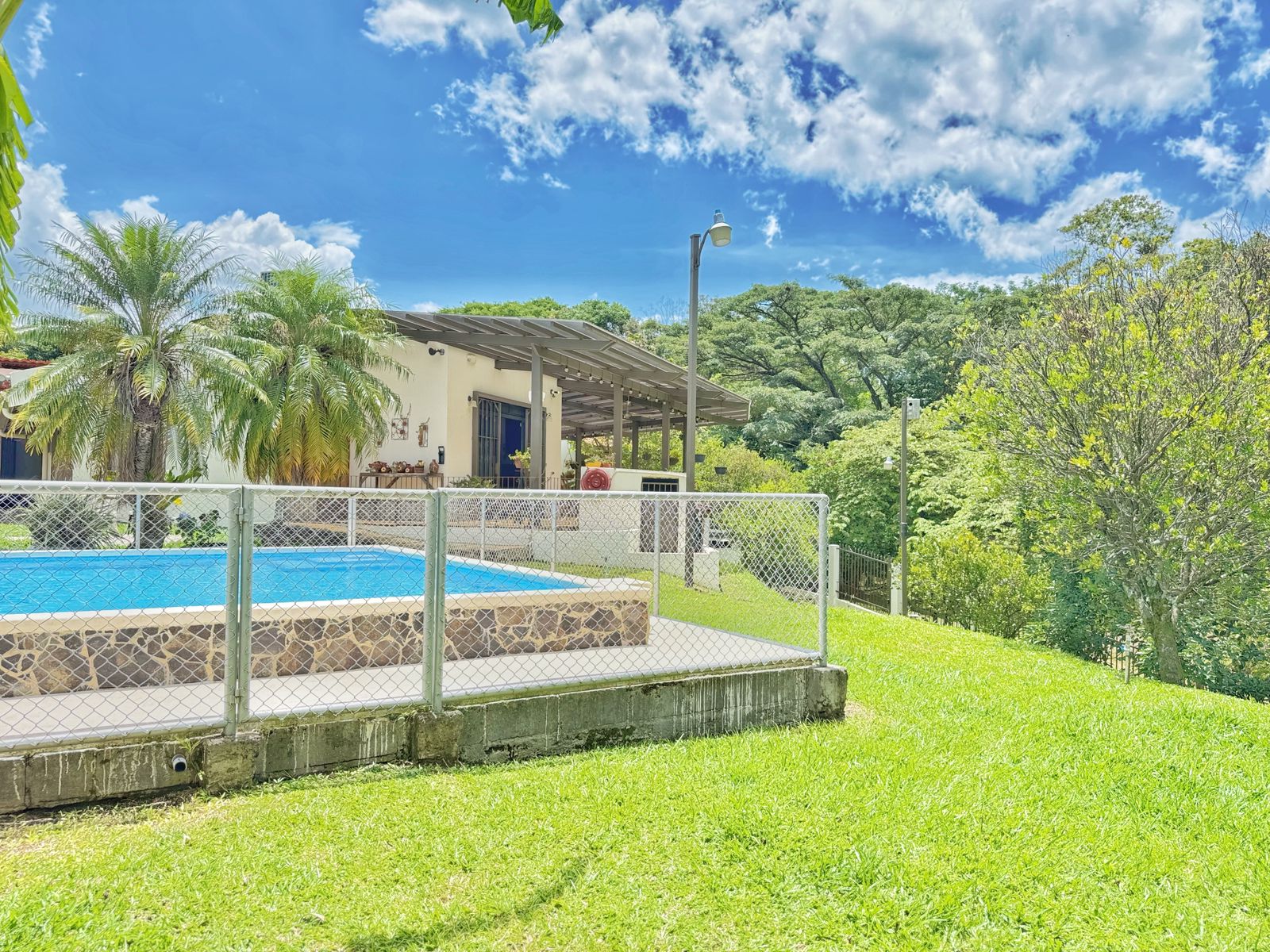 Residencia de un solo nivel en La Garita, Alajuela, Costa Rica