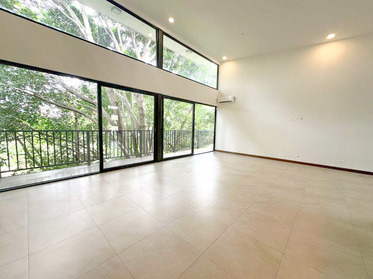 Rental and Sale of modern loft-style house in Escazú, Laureles, Costa Rica