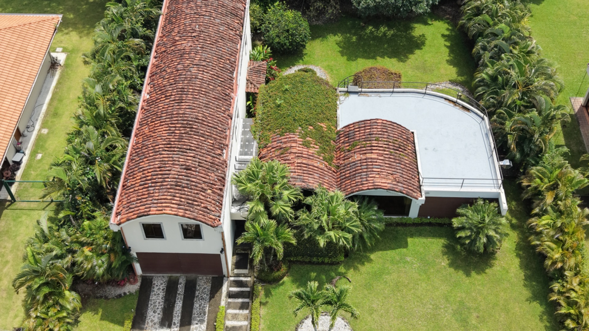 Residencia estilo toscano en Hacienda Los Reyes