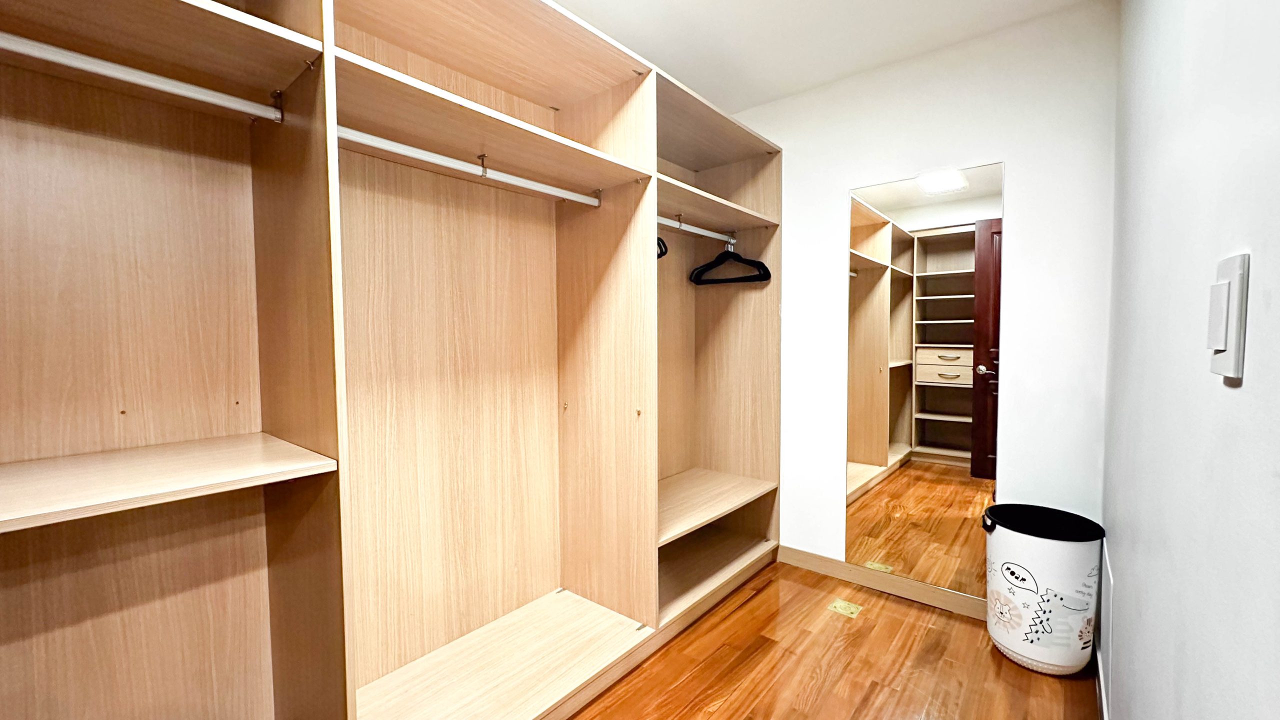 Apartamento de Lujo en Cortijo de Laureles, Escazú
