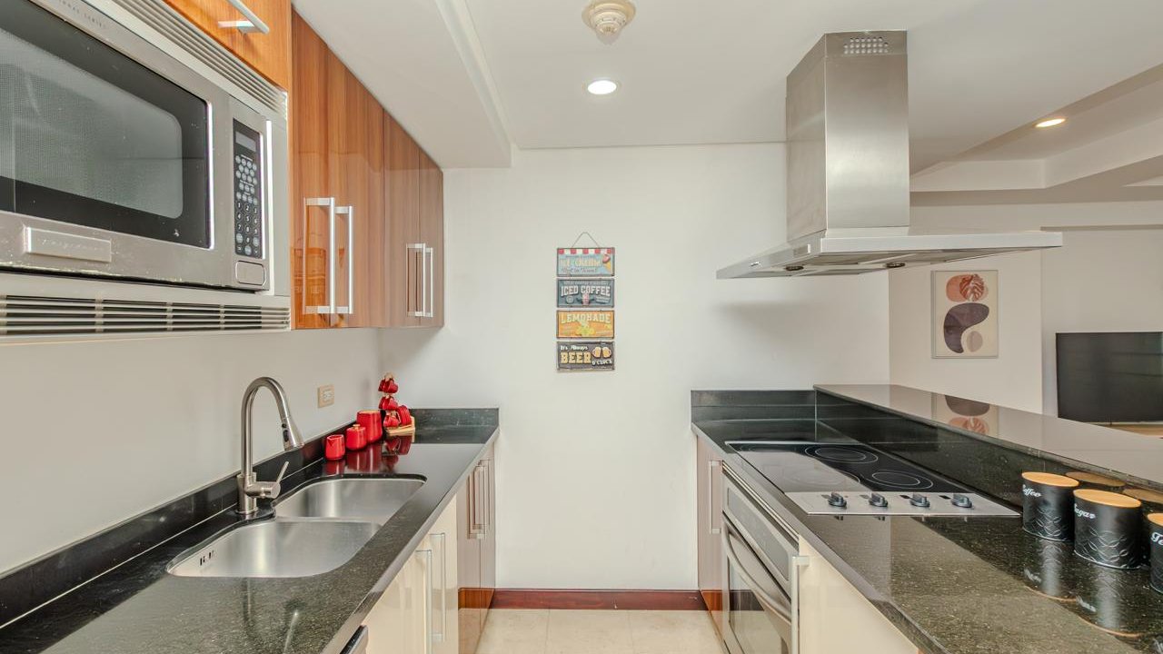 Apartamento de Lujo en Cortijo de Laureles, Escazú