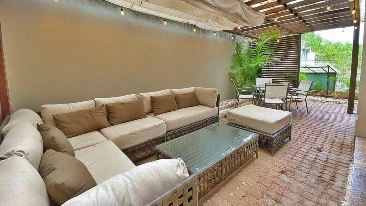 Apartamento en Planta Baja con Terraza Privada en La Guácima