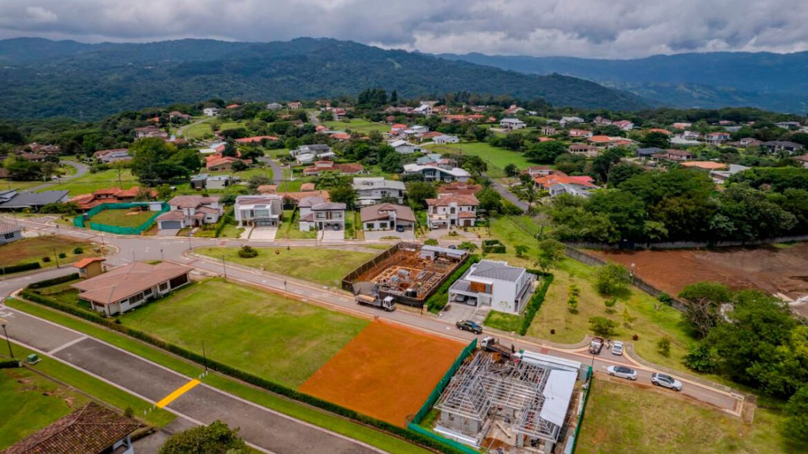 Residential Lot in Hacienda Los Reyes, La Guácima