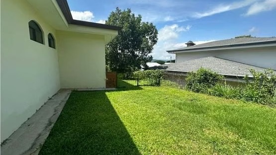 Casa en alquiler con patio privado en Hacienda Los Reyes, Costa Rica