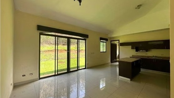 Casa en alquiler con patio privado en Hacienda Los Reyes, Costa Rica