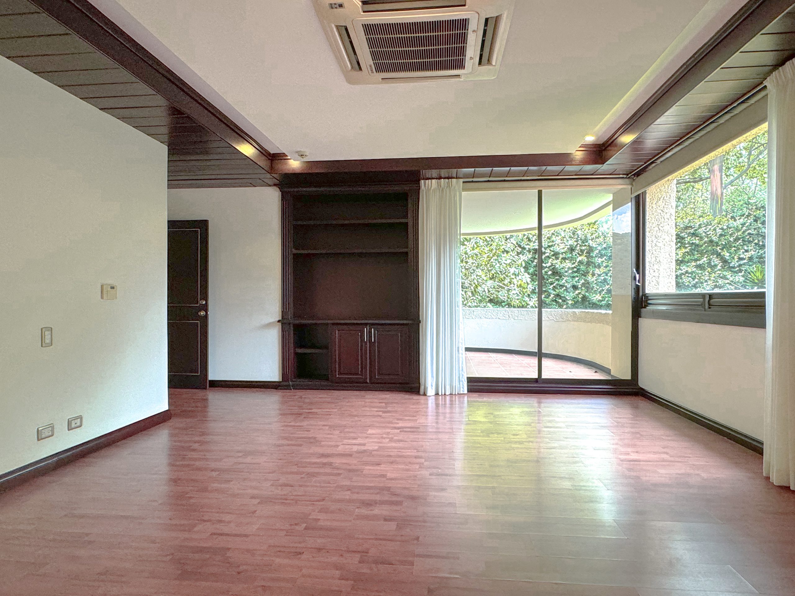 Lujoso Penthouse con Piscina en San Rafael de Escazú