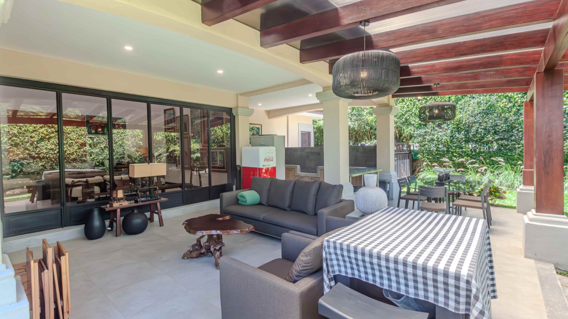Luxury single-level residence with a garden in Escazú, Costa Rica