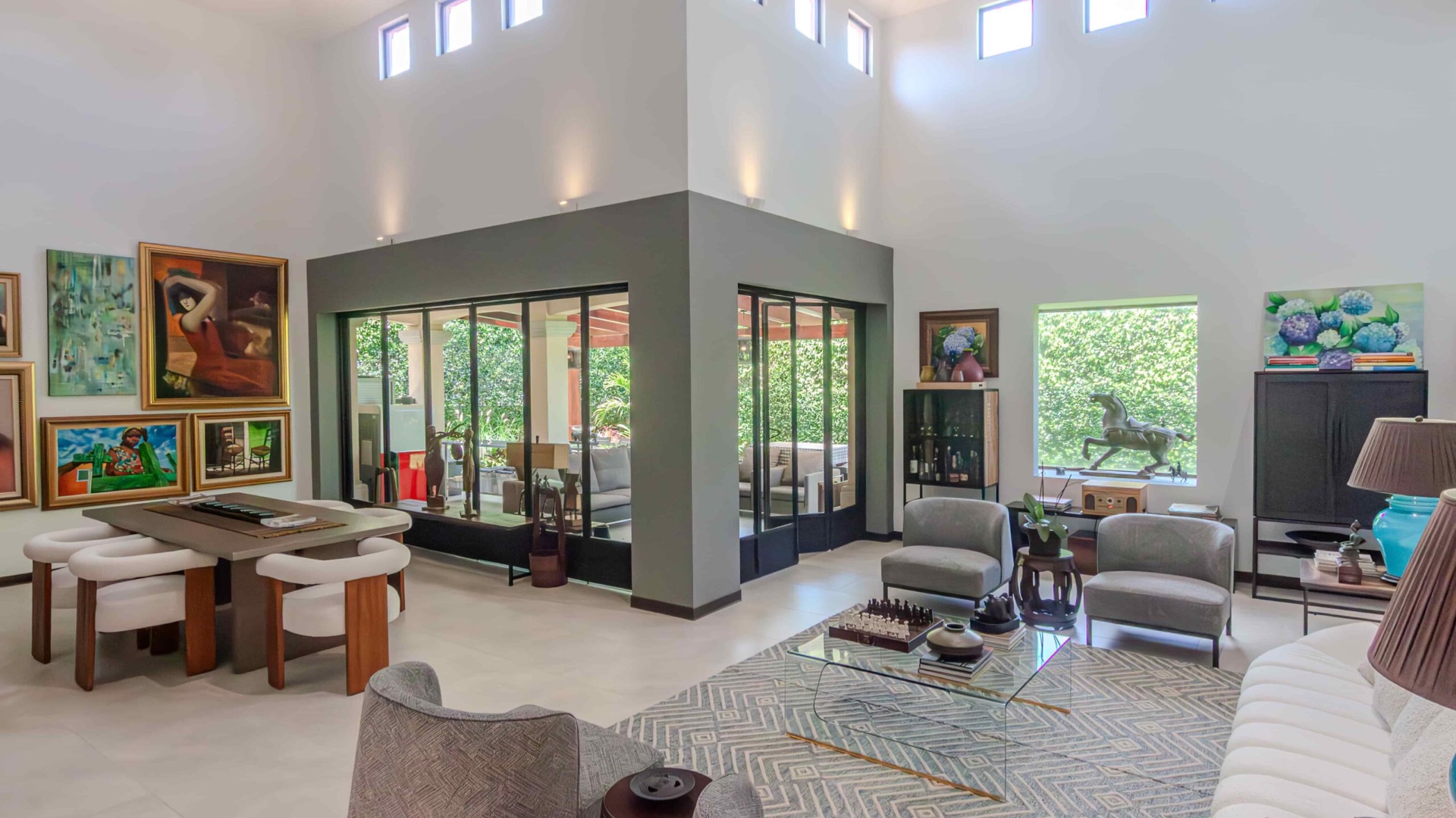 Residencia de un nivel con jardín en Escazú