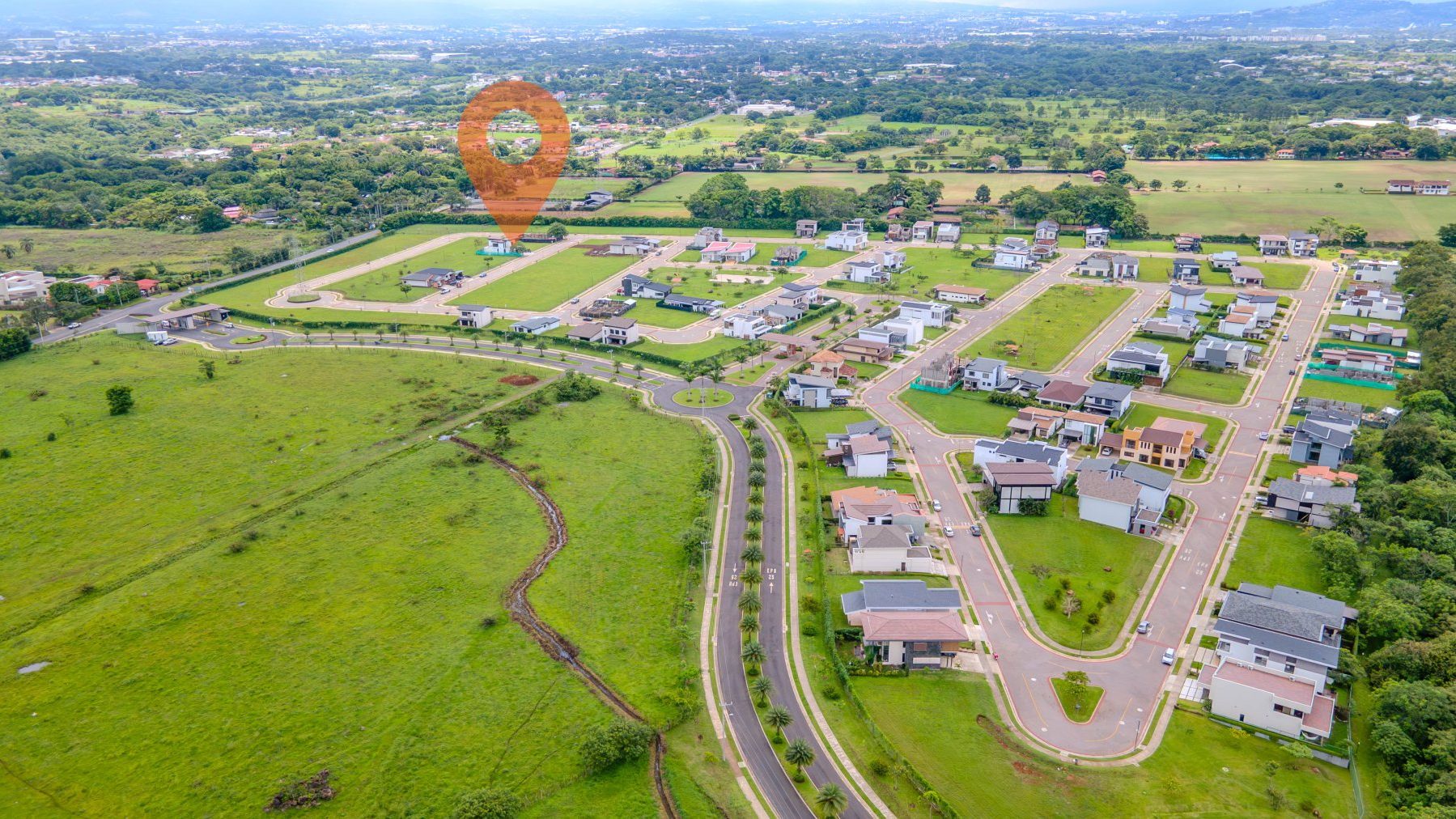 Lote plano en Las Mesetas, Hacienda Los Reyes, Costa Rica
