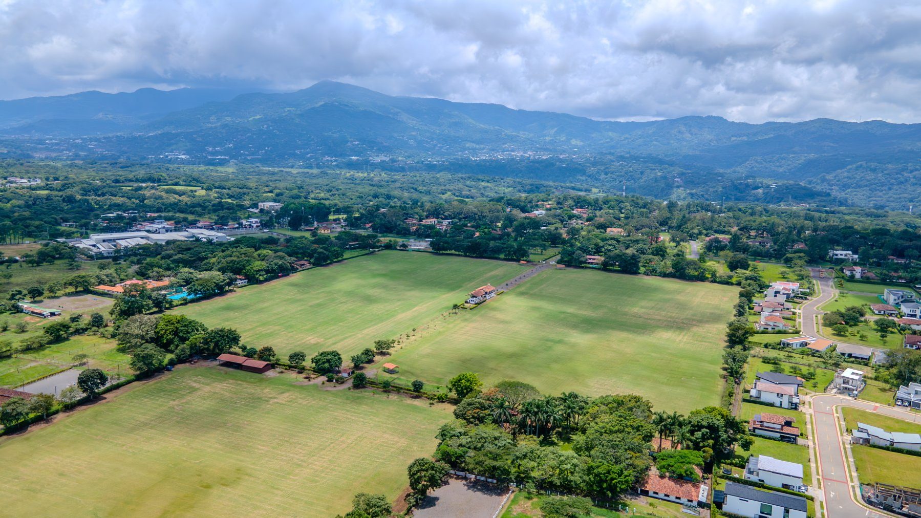 Lote plano en Las Mesetas, Hacienda Los Reyes, Costa Rica